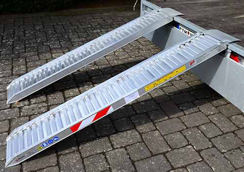 E074: 830-3000kg, largeur 300MM